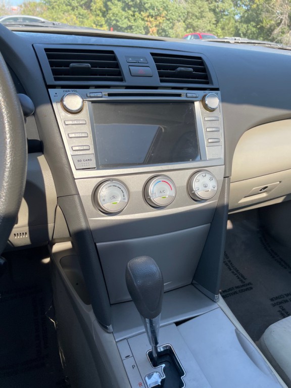 2011 Toyota Camry Image 13