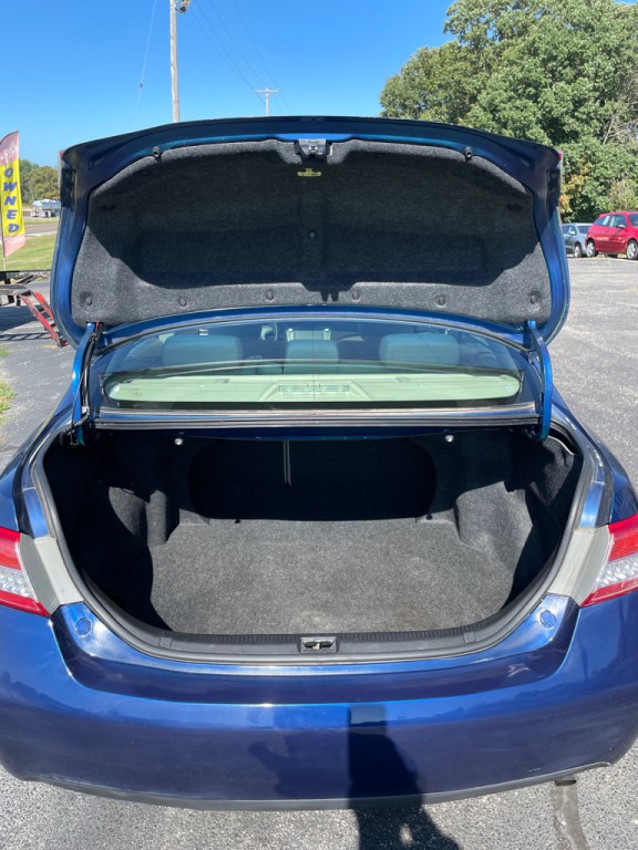 2011 Toyota Camry Image 18