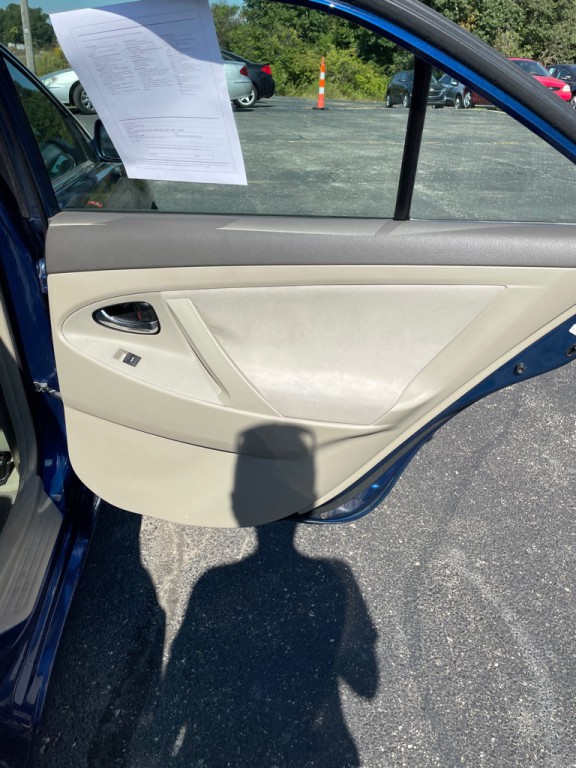2011 Toyota Camry Image 19