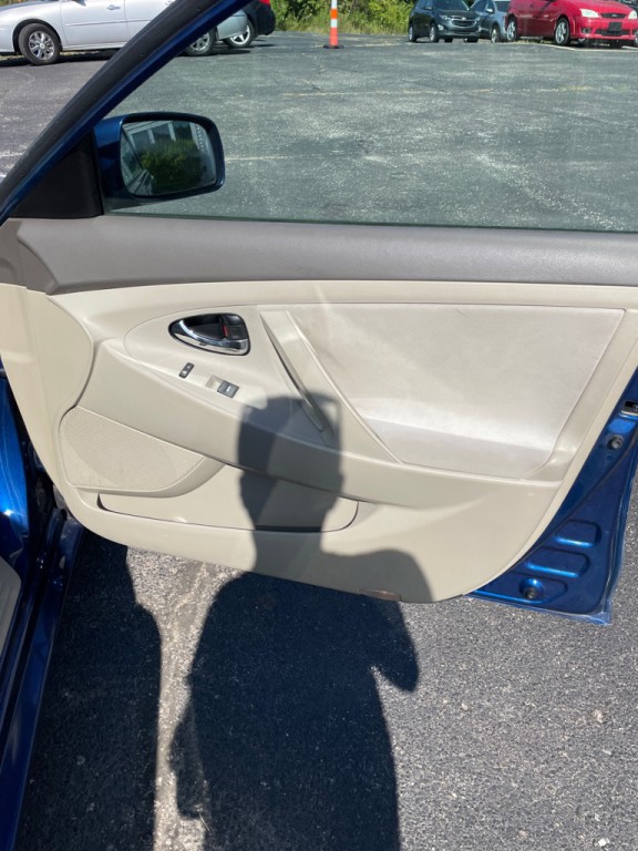 2011 Toyota Camry Image 22