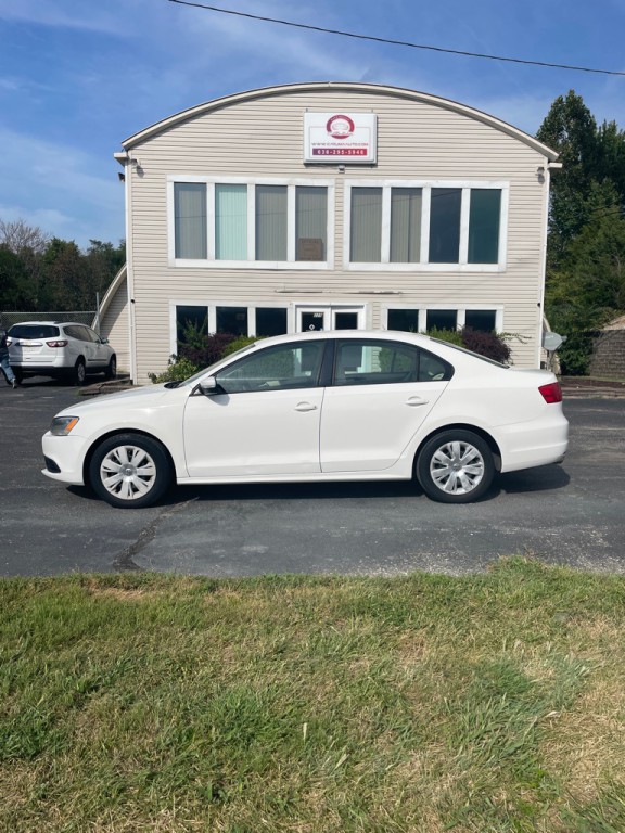 2012 Volkswagen Jetta Image 2