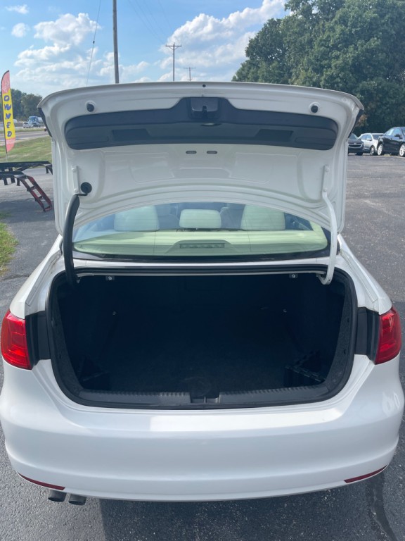 2012 Volkswagen Jetta Image 17