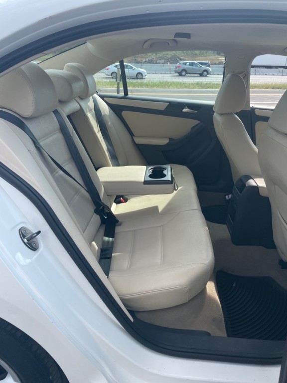 2012 Volkswagen Jetta Image 19