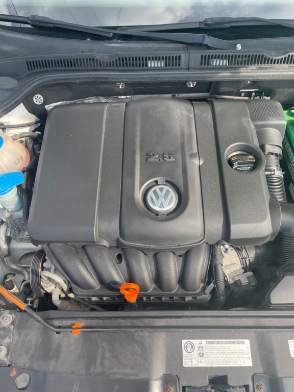 2012 Volkswagen Jetta Image 24