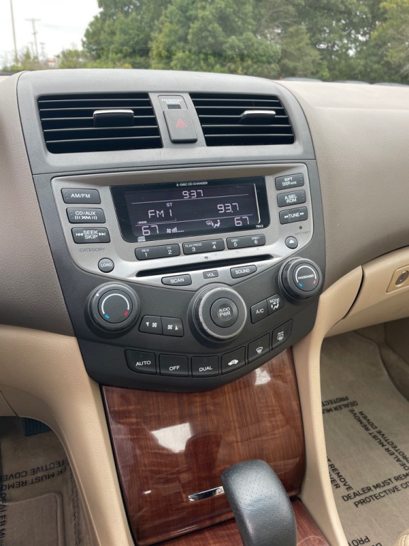 2006 Honda Accord Image 13