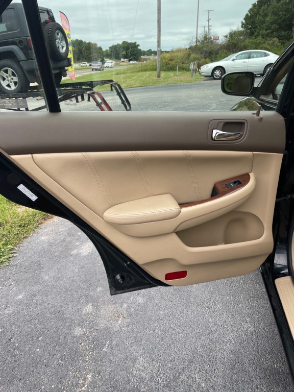 2006 Honda Accord Image 17