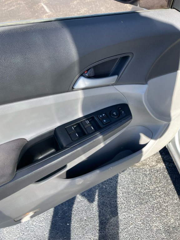 2009 Honda Accord Image 11