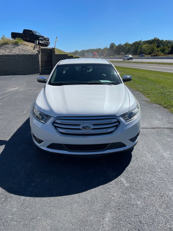 2014 Ford Taurus Image 8