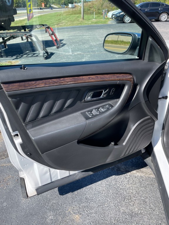 2014 Ford Taurus Image 10