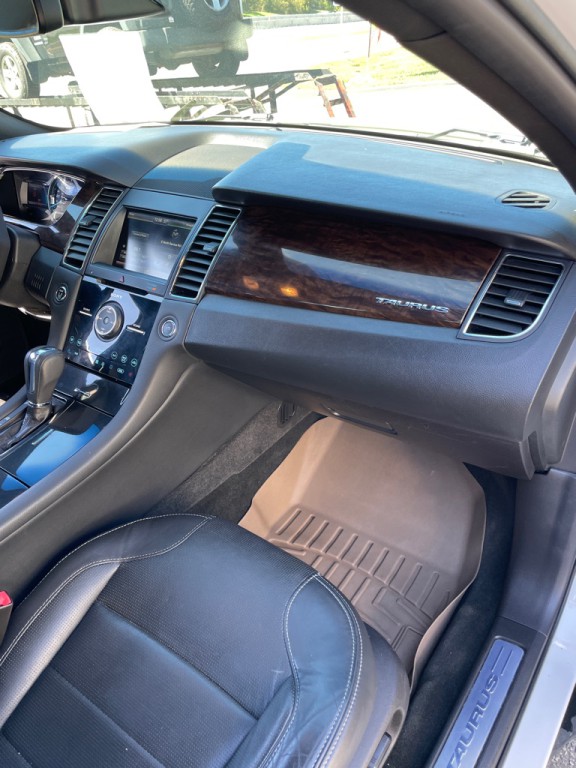 2014 Ford Taurus Image 21