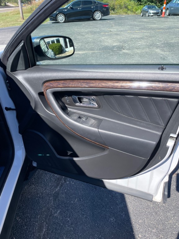 2014 Ford Taurus Image 22
