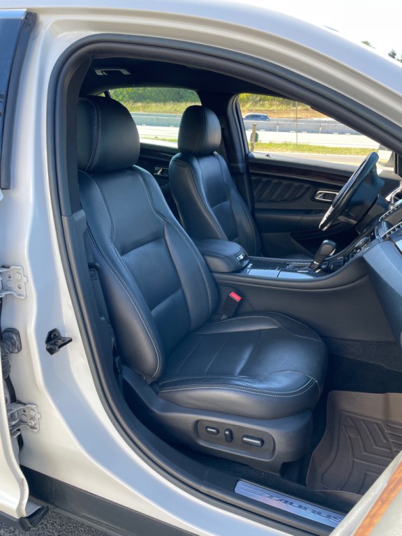 2014 Ford Taurus Image 23