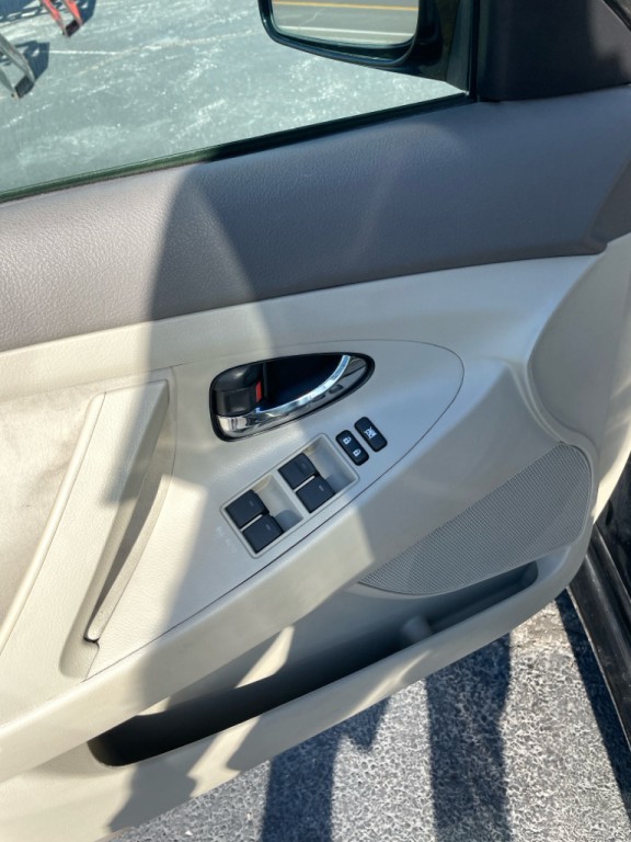 2010 Toyota Camry Image 11