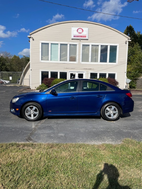 2013 Chevrolet Cruze Image 2