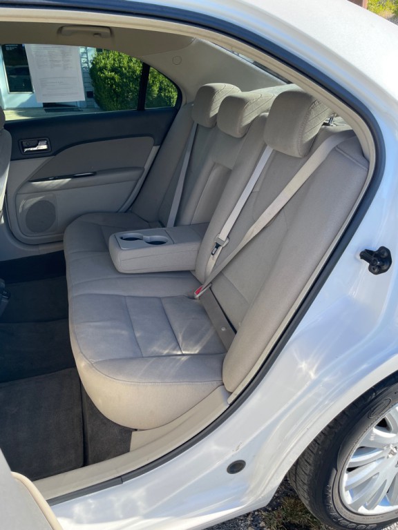 2010 Ford Fusion Image 16