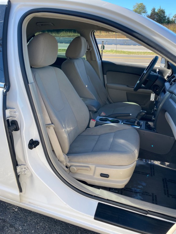 2010 Ford Fusion Image 22