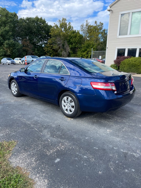 2011 Toyota Camry Image 3
