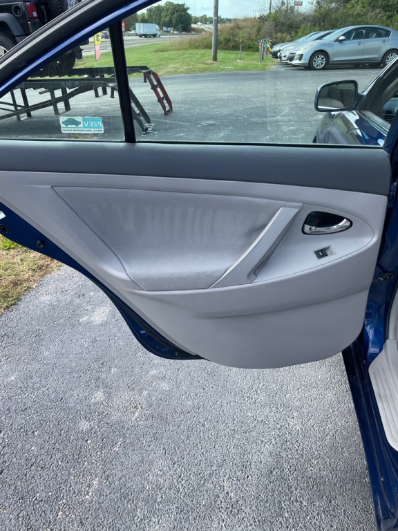 2011 Toyota Camry Image 15