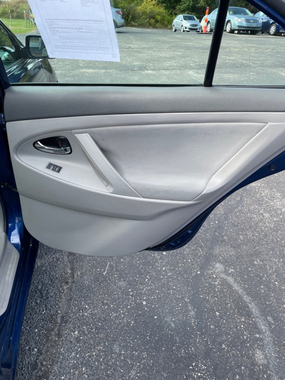 2011 Toyota Camry Image 18
