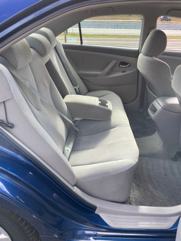 2011 Toyota Camry Image 19