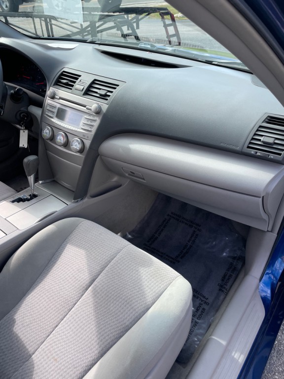 2011 Toyota Camry Image 20