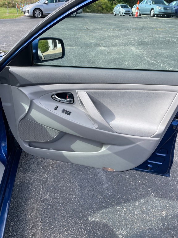 2011 Toyota Camry Image 21