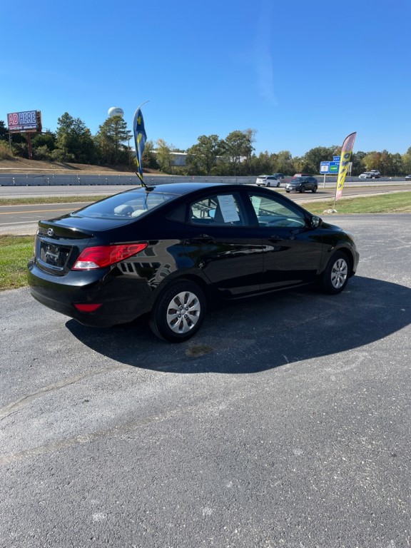 2017 Hyundai Accent Image 5