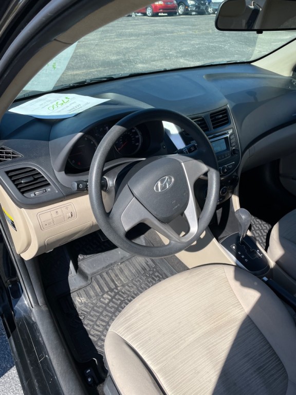 2017 Hyundai Accent Image 9