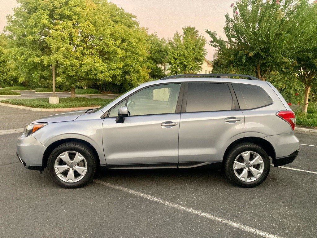 2015 Subaru Forester Image 2