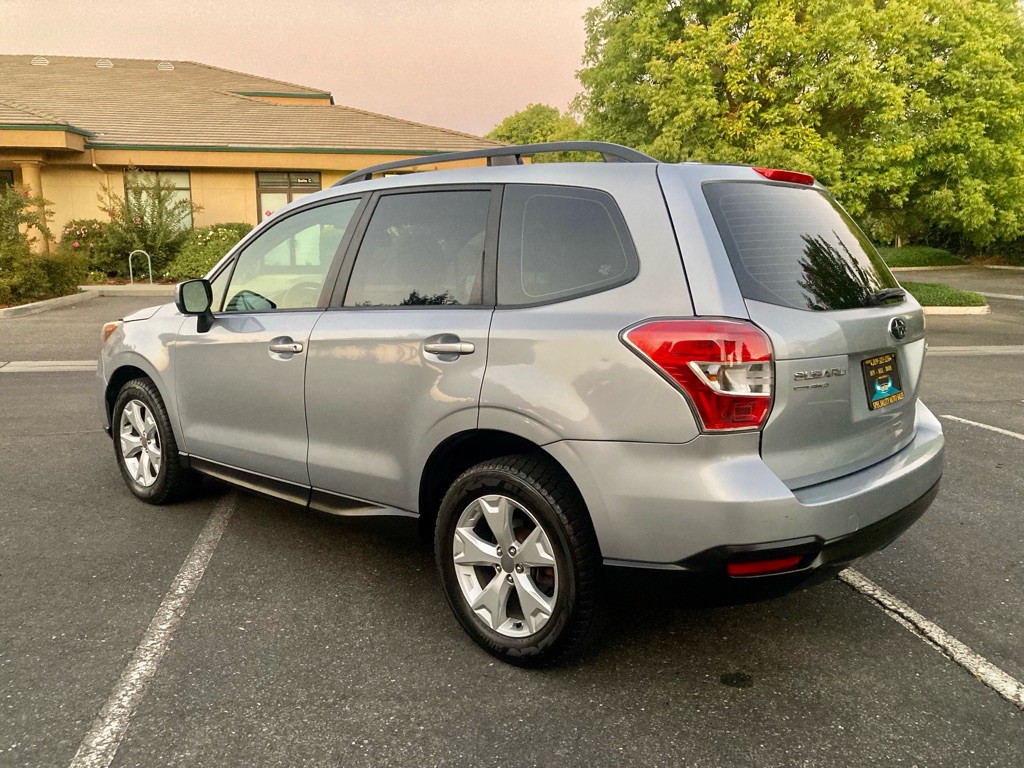 2015 Subaru Forester Image 5