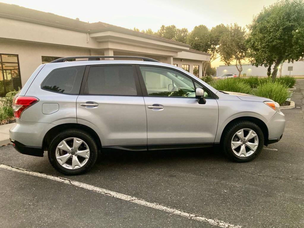 2015 Subaru Forester Image 8