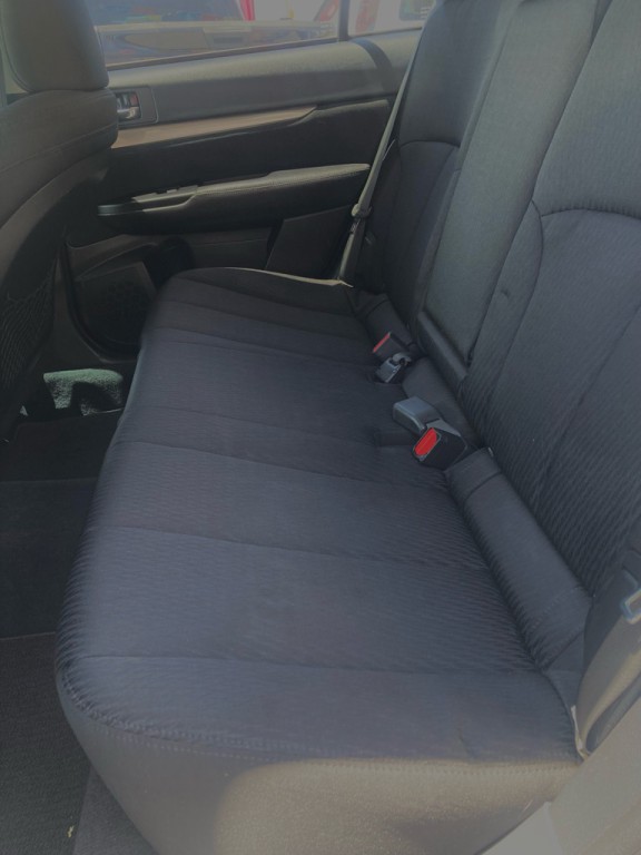 2010 Subaru Outback Image 12
