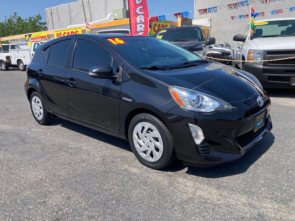 2016 Toyota Prius Image 1