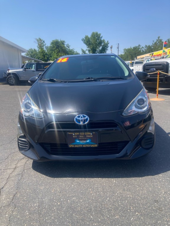 2016 Toyota Prius Image 2