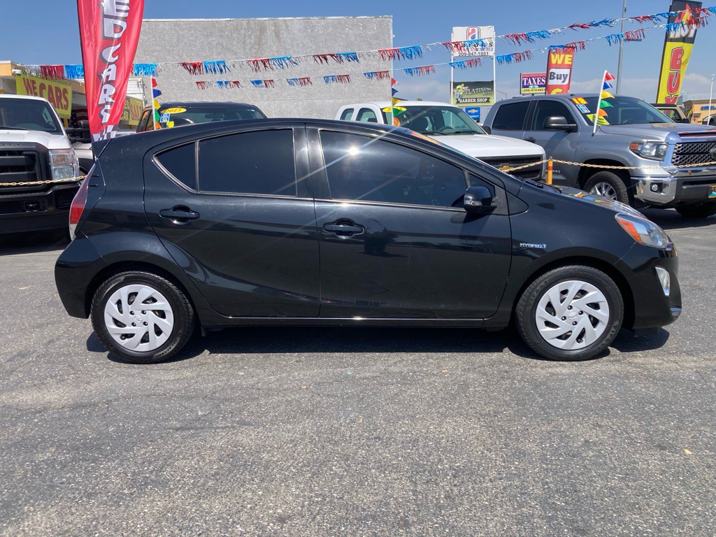 2016 Toyota Prius Image 3