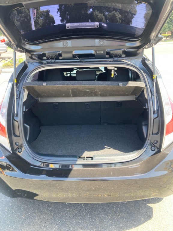 2016 Toyota Prius Image 11
