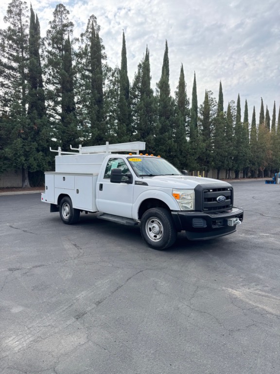 2011 Ford F-350 Image 1