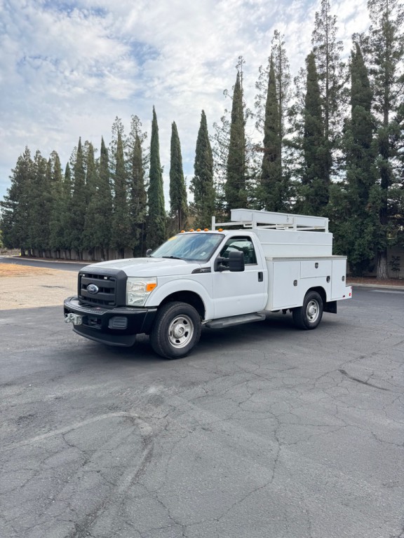2011 Ford F-350 Image 2