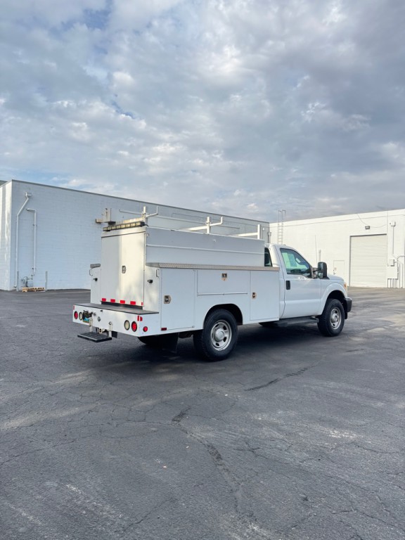 2011 Ford F-350 Image 4