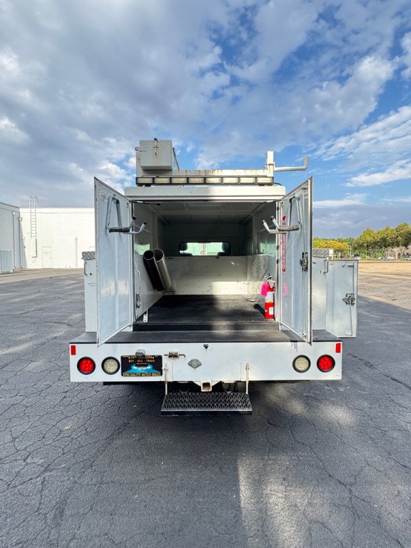 2011 Ford F-350 Image 11