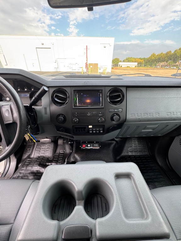 2011 Ford F-350 Image 17