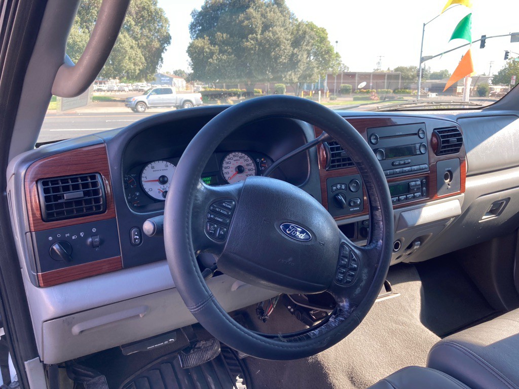 2006 Ford F-350 Image 10