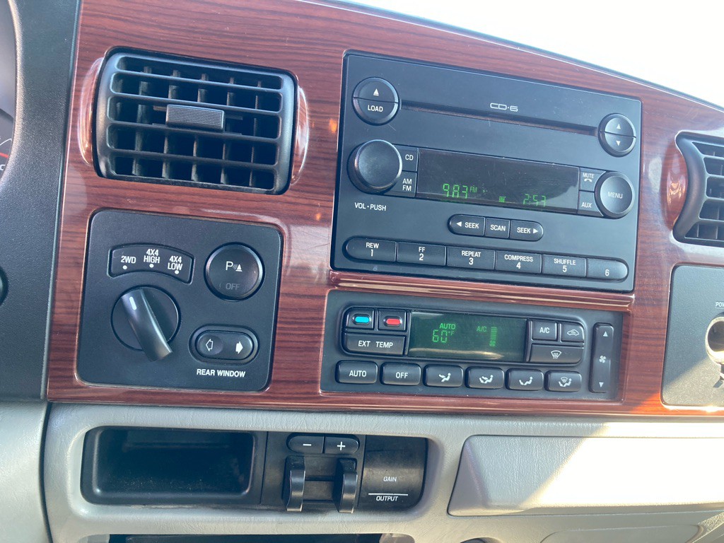 2006 Ford F-350 Image 11