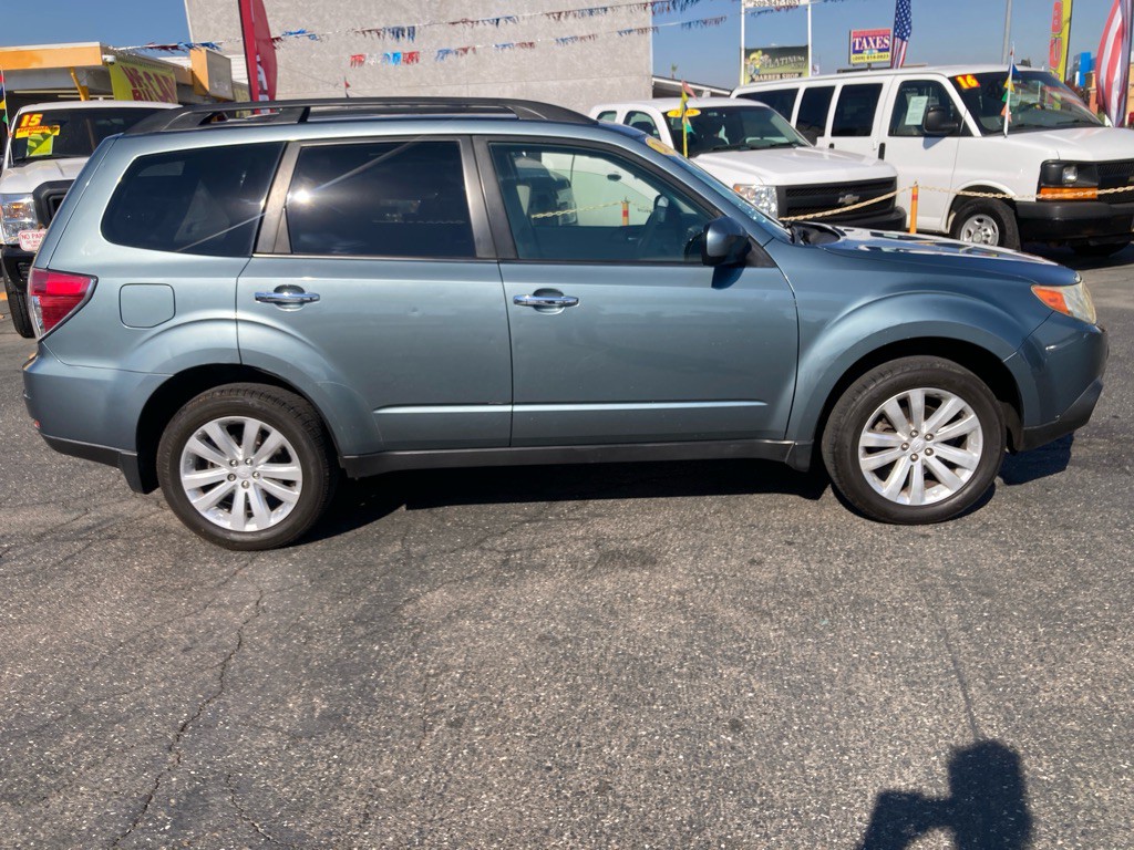 2012 Subaru Forester Image 2