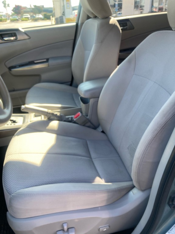 2012 Subaru Forester Image 7