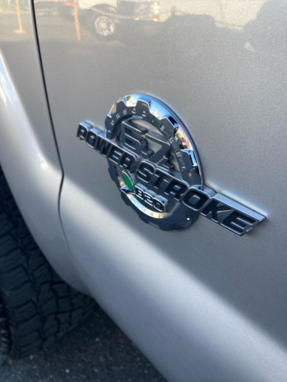2015 Ford F-250 Image 9