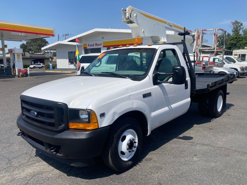 2001 Ford F-350 Image 1