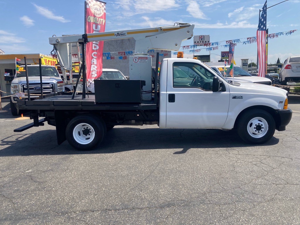 2001 Ford F-350 Image 4