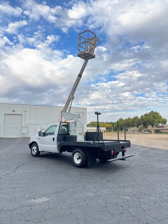 2001 Ford F-350 Image 3