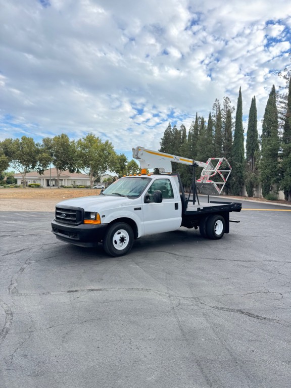 2001 Ford F-350 Image 8